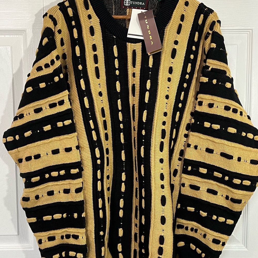 Tundra Canada Black and Tan Crewneck Sweater with Geometric Patterns
